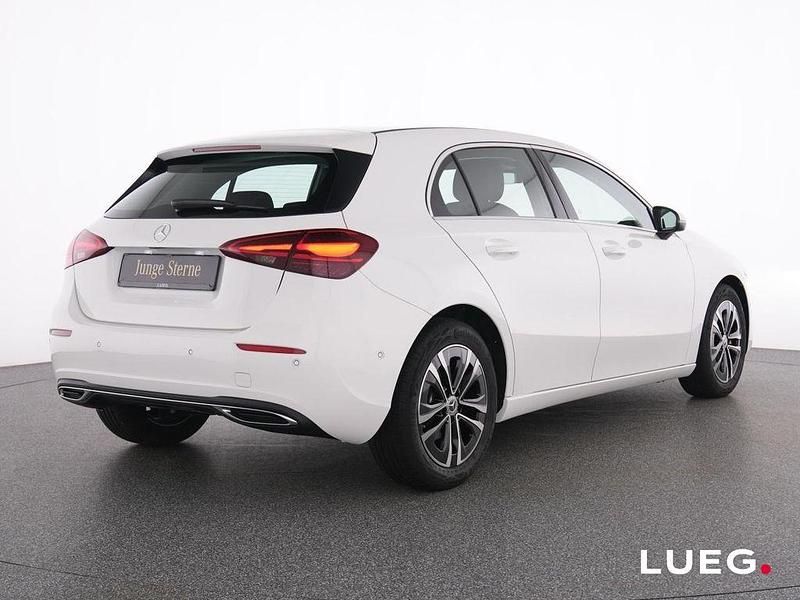 Gebraucht Mercedes A180 Progressive 136 PS (100 kW) 2025 Weiß Limousine
