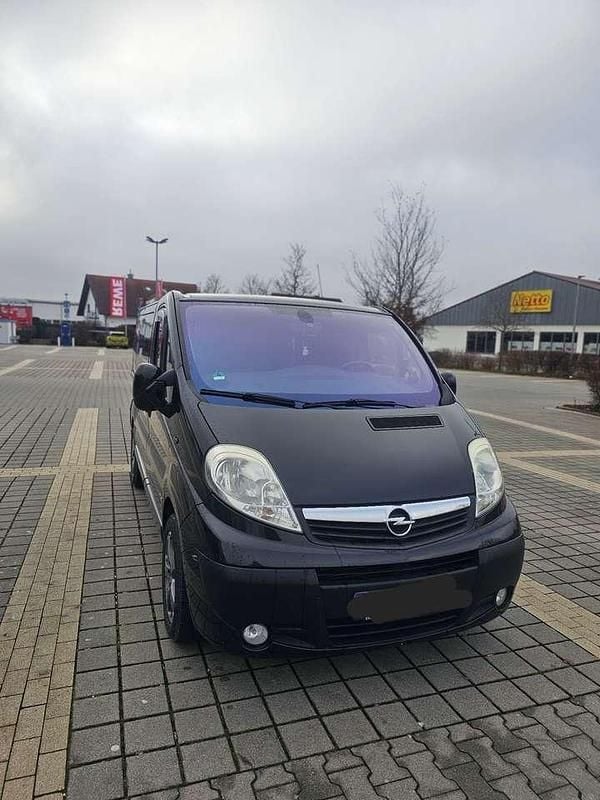 Gebraucht Opel Vivaro 145 PS (106 kW) 2010 Schwarz Van / Kleinbus