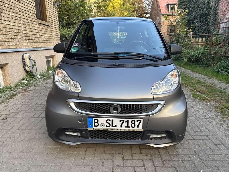 Grau Gebraucht 2014 Smart ForTwo Coupé Kleinwagen | 10.200 € - Bild 1/4