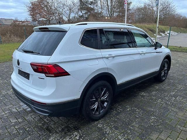 Gebraucht VW Tiguan Allspace Move 200 PS (147 kW) 2024 Pure white SUV