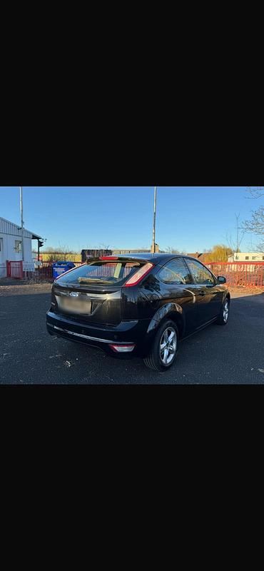 Gebraucht Ford Focus 104 PS (76 kW) 2010 Schwarz Coupé