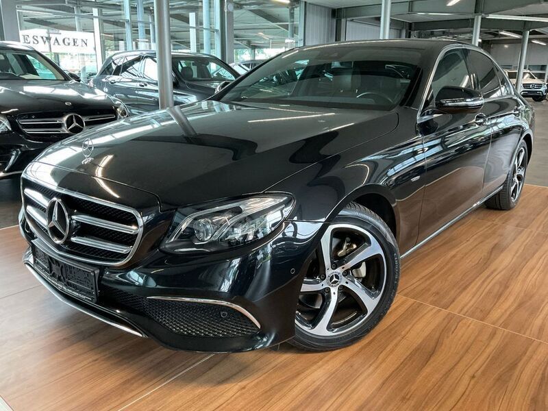 Schwarz Gebraucht 2019 Mercedes E200 Avantgarde Limousine | 24.999 € (Fairer Preis) - Bild 1/4