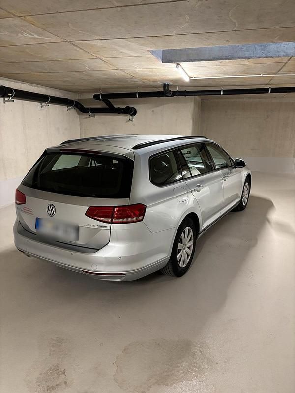 Gebraucht VW Passat 150 PS (110 kW) 2016 Silber Kombi