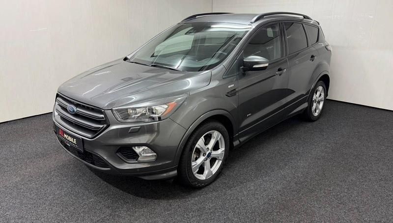 Grau Gebraucht 2017 Ford Kuga ST-Line SUV | 15.000 € (Fairer Preis) - Bild 1/4