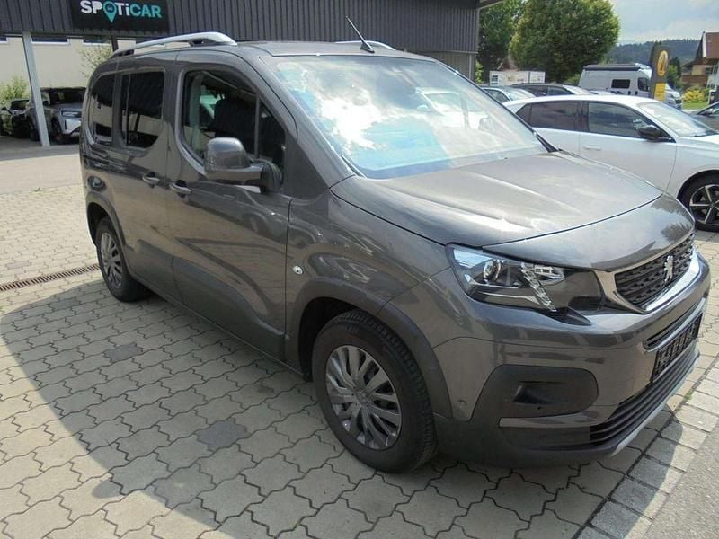 Gris platinium Gebraucht 2020 Peugeot Rifter Allure Van / Kleinbus | 19.990 € (Guter Preis) - Bild 1/4