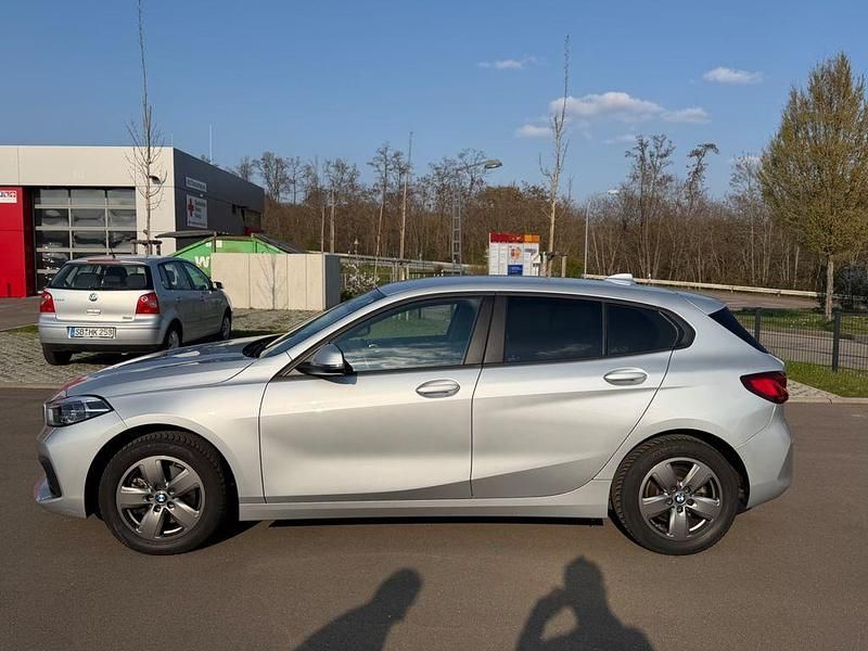 Gebraucht BMW 118 Advantage 140 PS (102 kW) 2020 Silber Kleinwagen