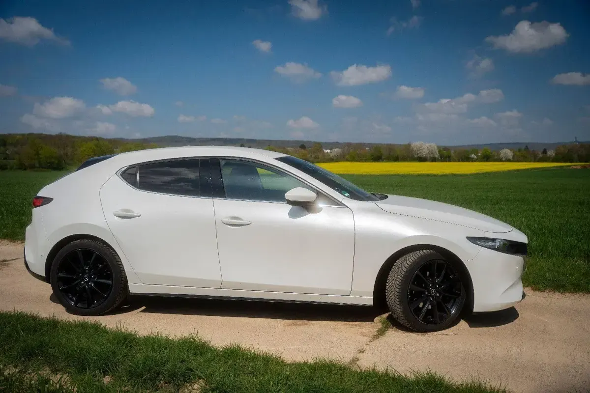 Second-hand Mazda 3 Selection 179 CP (131 kW) 2020 Alb Berlinǎ