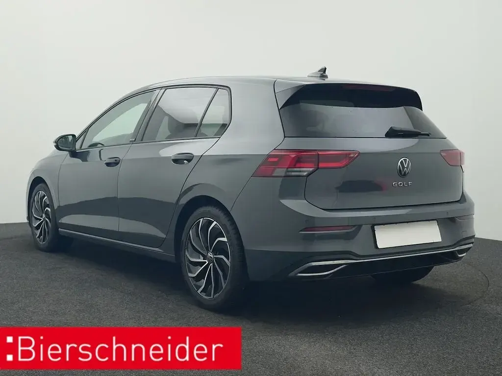 Gebraucht VW Golf VIII Active 150 PS (110 kW) 2022 Grau Limousine