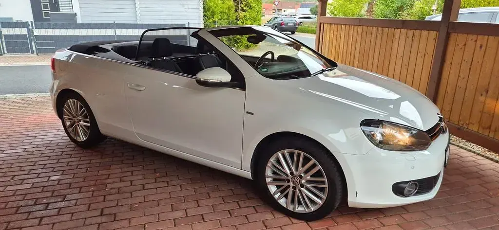 Gebraucht VW Golf Cabriolet 140 PS (102 kW) 2014 Weiß Cabrio