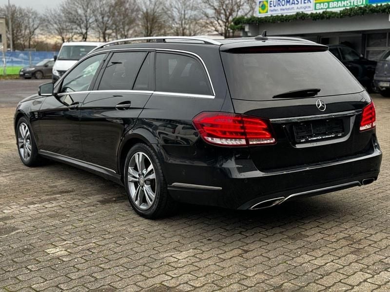 Gebraucht Mercedes E200 136 PS (100 kW) 2014 Schwarz Kombi