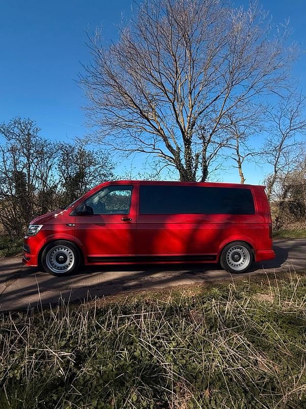 Gebraucht VW Transporter 204 PS (150 kW) 2019 Rot Van