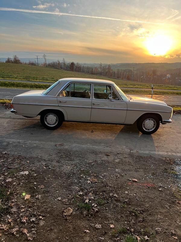 Gebraucht Mercedes W114 95 PS (69 kW) 1972 Limousine