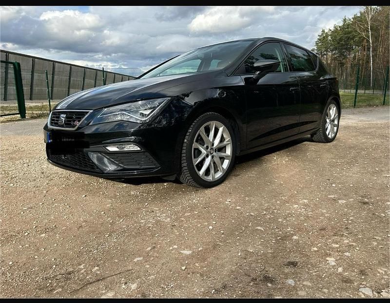 Schwarz Gebraucht 2020 Seat Leon FR Limousine | 14.500 € (Fairer Preis) - Bild 1/4