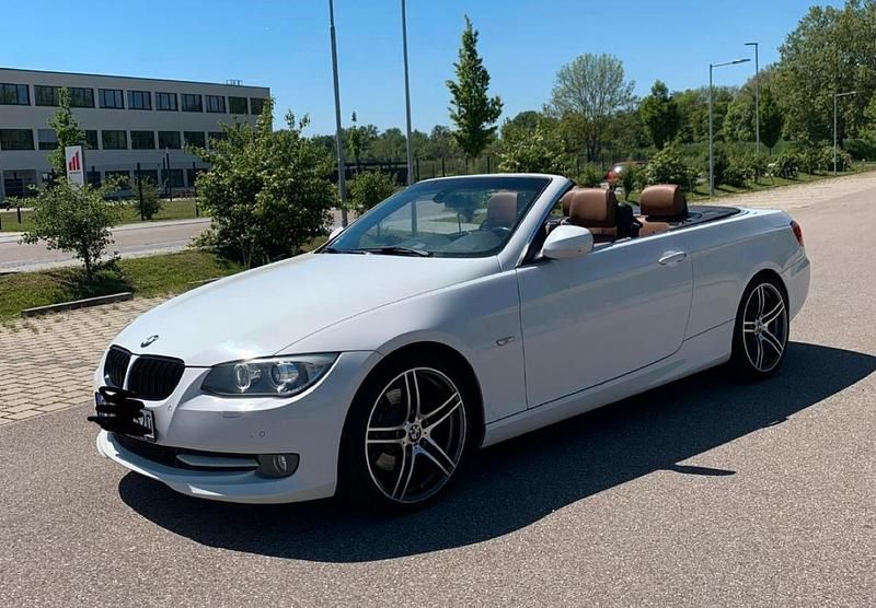 Weiß Gebraucht 2011 BMW 325 Cabriolet Cabrio | 9.500 € (Guter Preis) - Bild 1/4