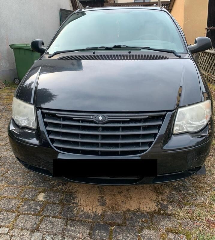 Schwarz Gebraucht 2007 Chrysler Grand Voyager Van / Kleinbus | 800 € (Superpreis) - Bild 1/4