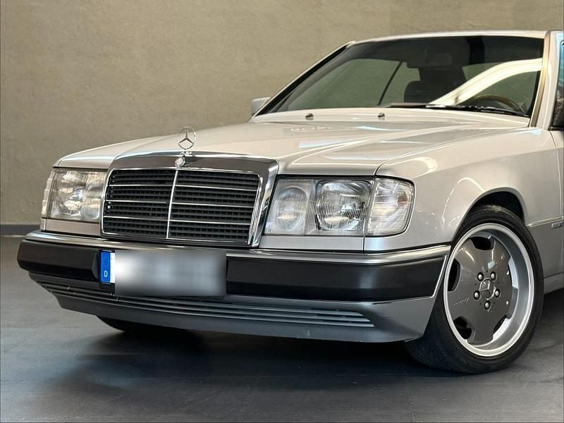 Gebraucht Mercedes C300 222 PS (163 kW) 1992 Silber Coupé