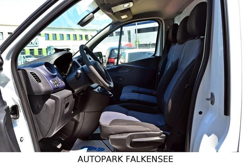 Gebraucht Opel Vivaro 120 PS (88 kW) 2017 Weiß Van / Kleinbus