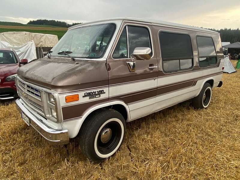Braun Gebraucht 1990 Chevrolet G Van | 9.900 € - Bild 1/4