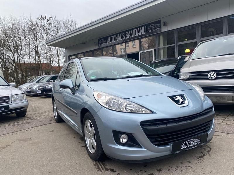 Gebraucht Peugeot 207 Urban Move 95 PS (69 kW) 2010 Blau Kleinwagen