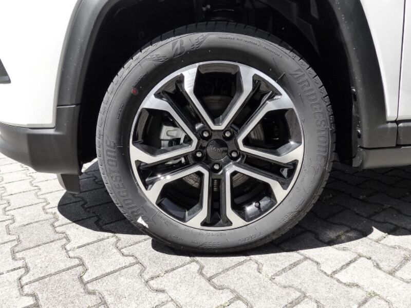 Gebraucht Jeep Compass Limited 131 PS (96 kW) 2023 Alpine white (vr296) (weiss) SUV