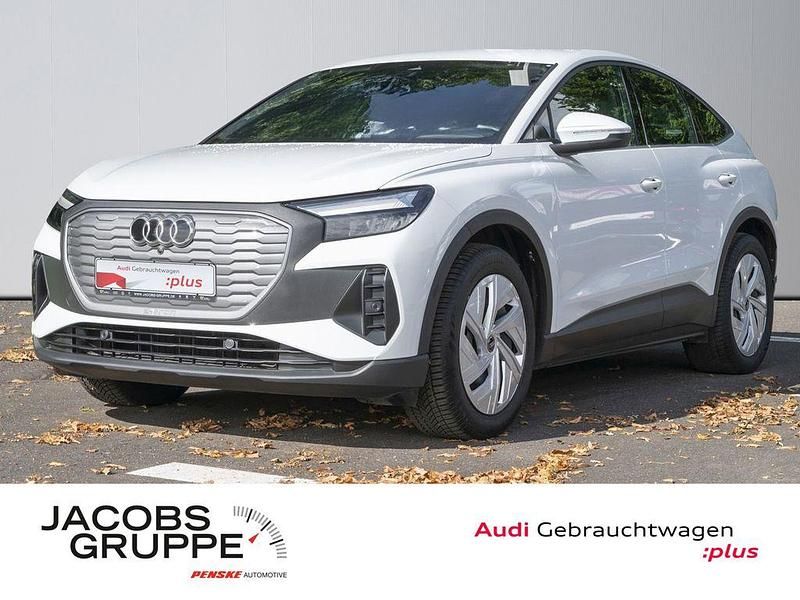 Gletscherweiß metallic Gebraucht 2022 Audi Q4 Sportback e-tron Basis SUV | 24.930 € (Fairer Preis) - Bild 1/4