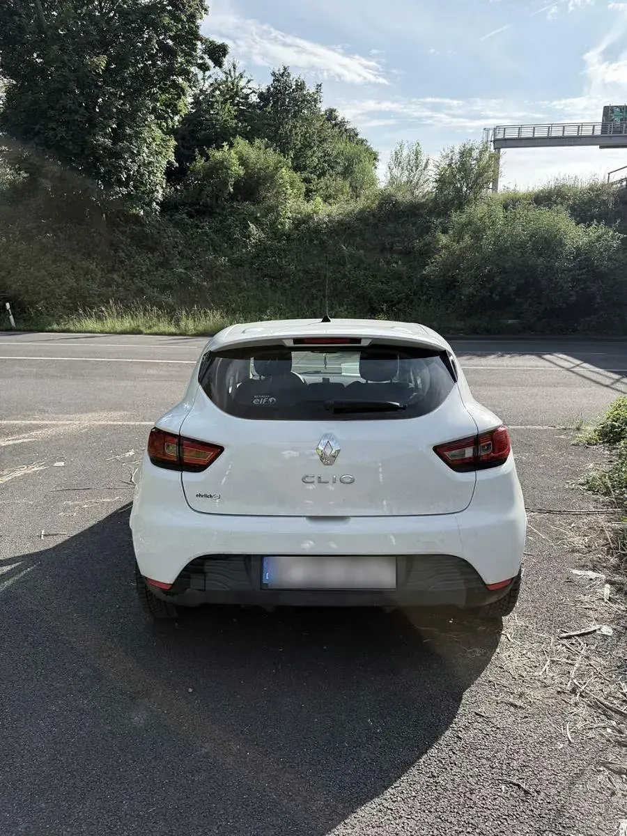 Gebraucht Renault Clio Authentique 65 PS (47 kW) 2014 Weiß Kleinwagen