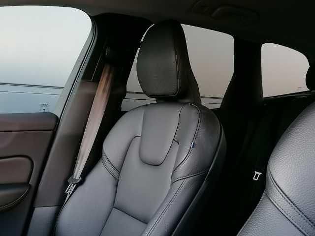 Gebraucht Volvo XC60 Plus 197 PS (144 kW) 2023 Weiß SUV