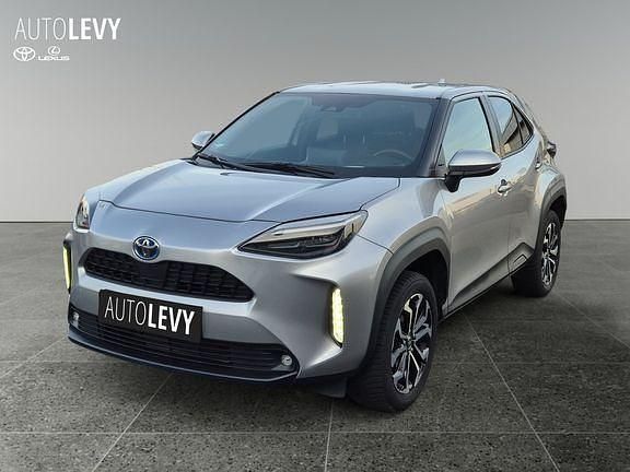 Gebraucht Toyota Yaris Hybrid Team 116 PS (85 kW) 2023 Silver (metallic) SUV