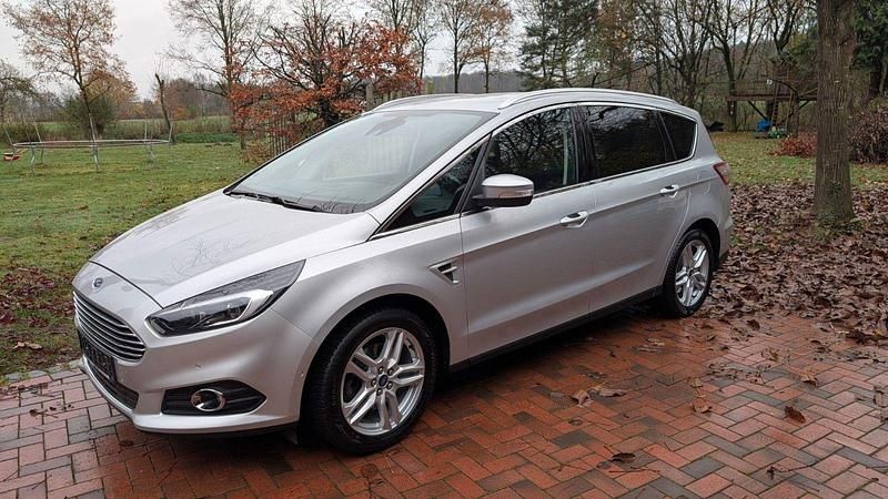 Gebraucht Ford S-MAX S 160 PS (117 kW) 2018 Silber Van / Kleinbus