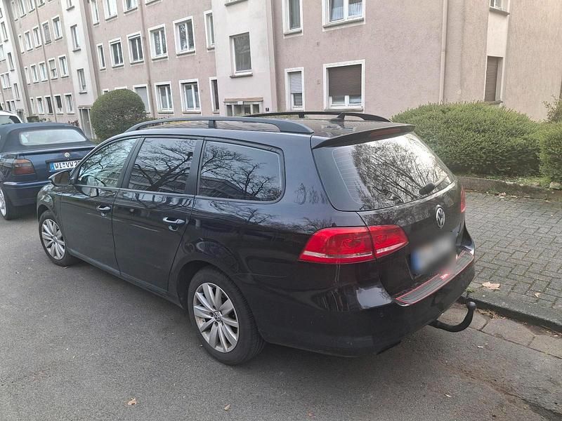 Gebraucht VW Passat 140 PS (102 kW) 2012 Schwarz Kombi