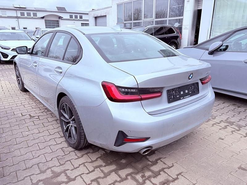 Gebraucht BMW 330e Advantage 252 PS (185 kW) 2020 Silber Limousine