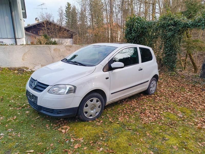 Gebraucht VW Fox 54 PS (39 kW) 2008 Weiß Kleinwagen