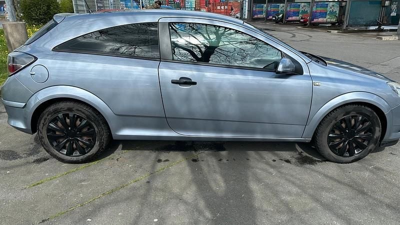 Gebraucht Opel Astra GTC 90 PS (66 kW) 2009 Grau Coupé