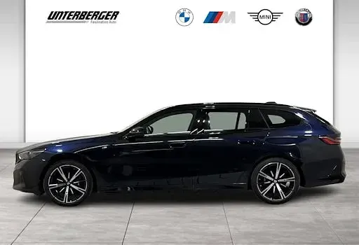 Gebraucht BMW 540 Comfort Edition 303 PS (222 kW) 2025 Schwarz Kombi