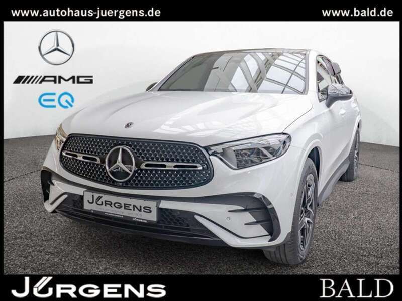 Weiss unilack polarweiss Gebraucht 2024 Mercedes GLC200 AMG SUV | 64.880 € - Bild 1/4