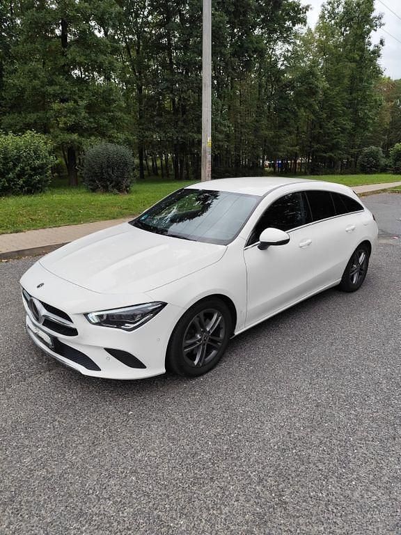 Weiß Gebraucht 2020 Mercedes 180 Limousine | 16.499 € (Guter Preis) - Bild 1/4