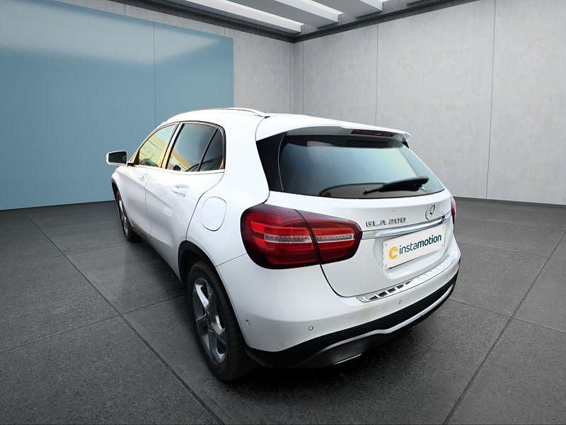 Gebraucht Mercedes GLA200 156 PS (114 kW) 2019 Weiß SUV