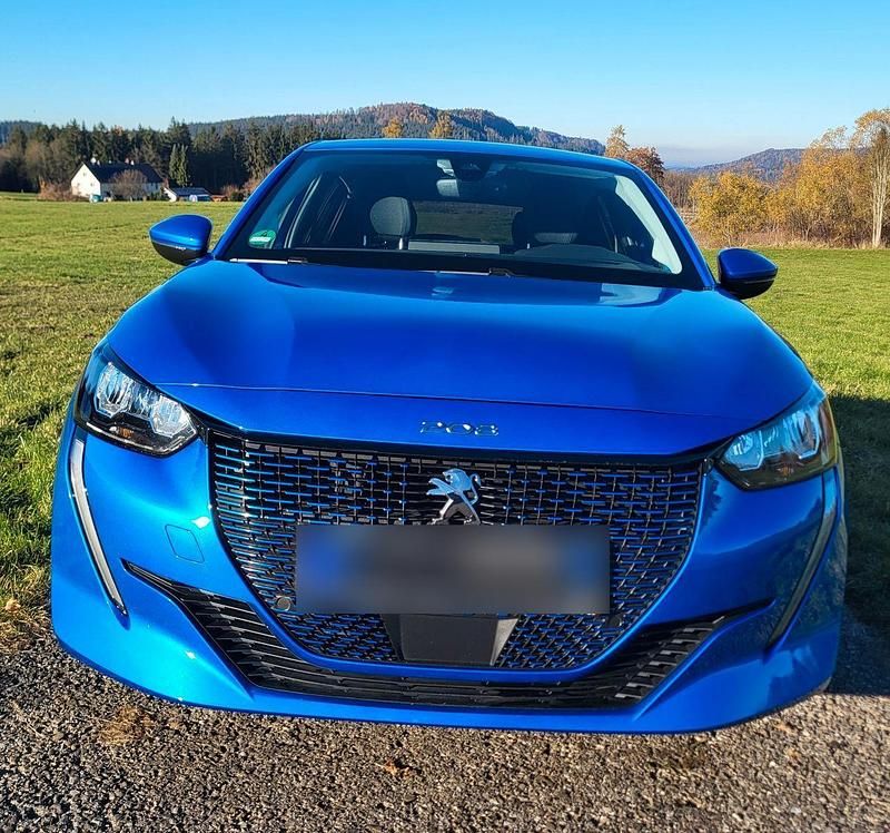 Gebraucht Peugeot e-208 Allure 100 kW (136 PS) 2021 Blau Kleinwagen