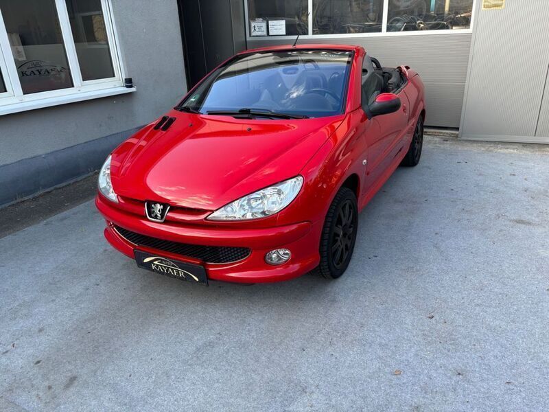 Gebraucht Peugeot 206 CC Sport 109 PS (80 kW) 2005 Rot Cabrio