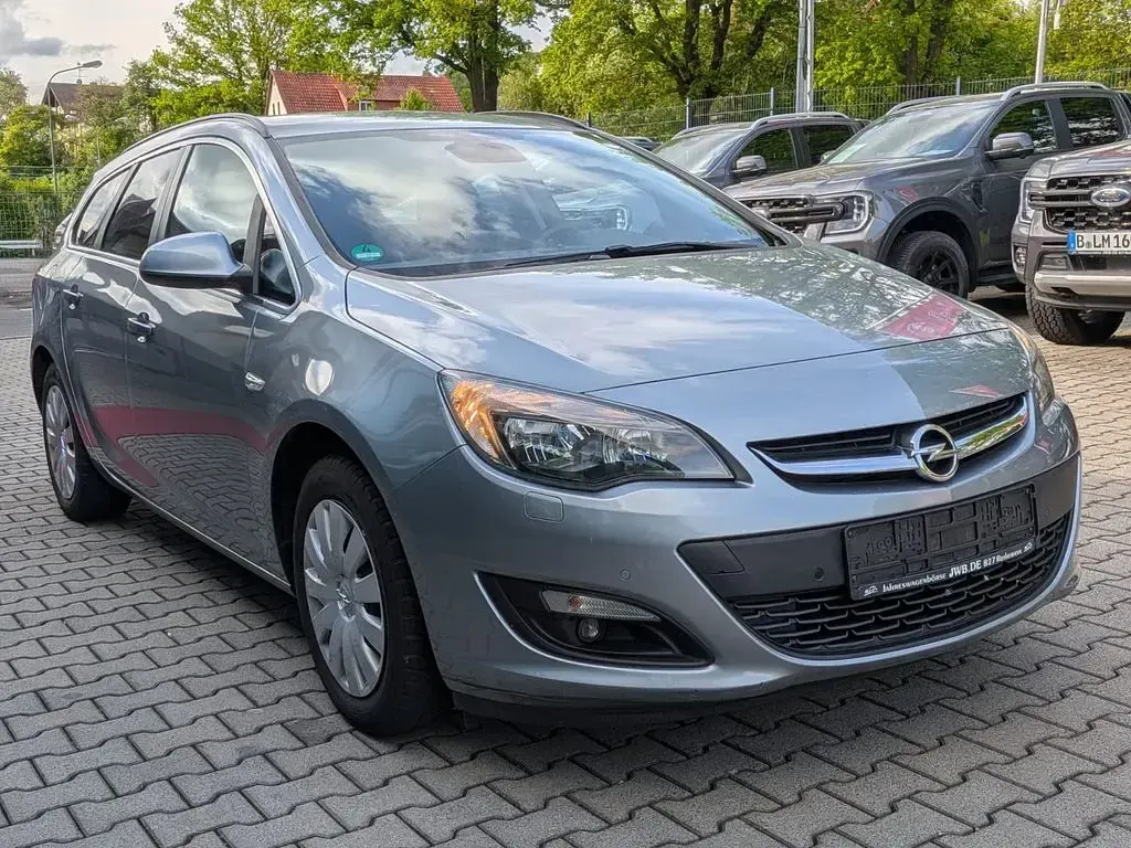 Gebraucht Opel Astra 140 PS (102 kW) 2015 Silber Kombi