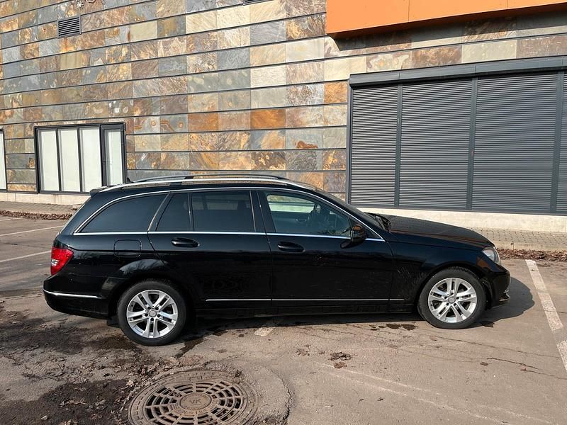 Gebraucht Mercedes C220 170 PS (125 kW) 2013 Schwarz Kleinwagen
