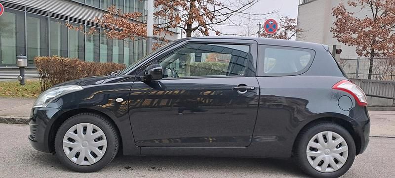 Schwarz Gebraucht 2012 Suzuki Swift Kleinwagen | 4.300 € (Guter Preis) - Bild 1/4