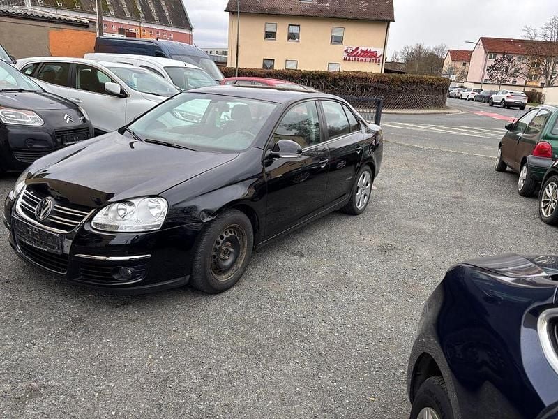 Schwarz Gebraucht 2010 VW Jetta Freestyle Limousine | 1.999 € (Superpreis) - Bild 1/4