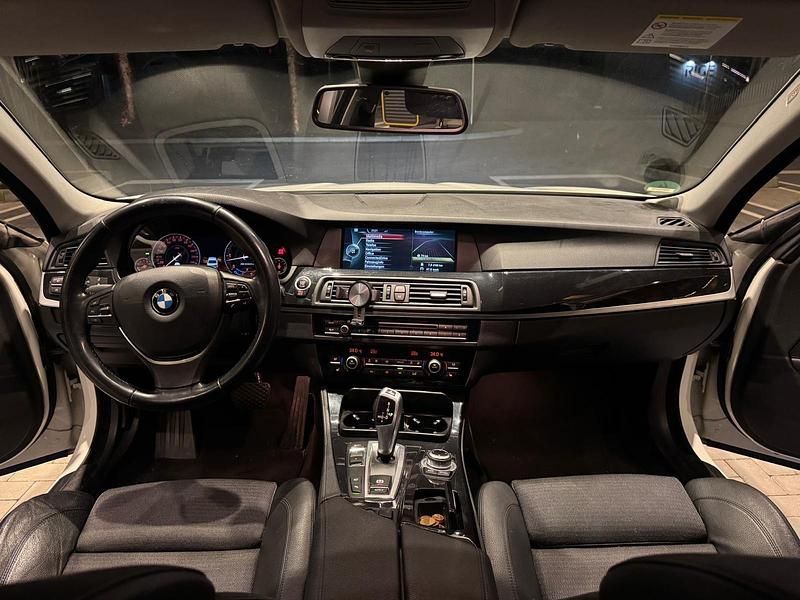 Gebraucht BMW 530 258 PS (189 kW) 2013 Weiß Limousine