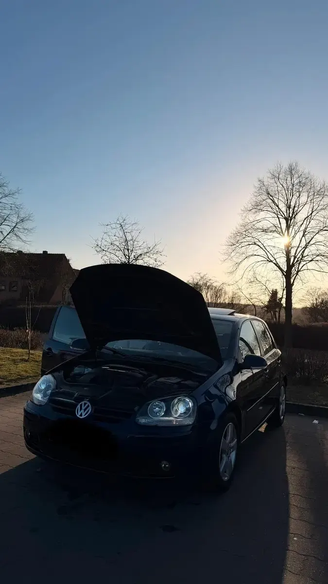 Gebraucht VW Golf V 102 PS (75 kW) 2005 Blau Kleinwagen