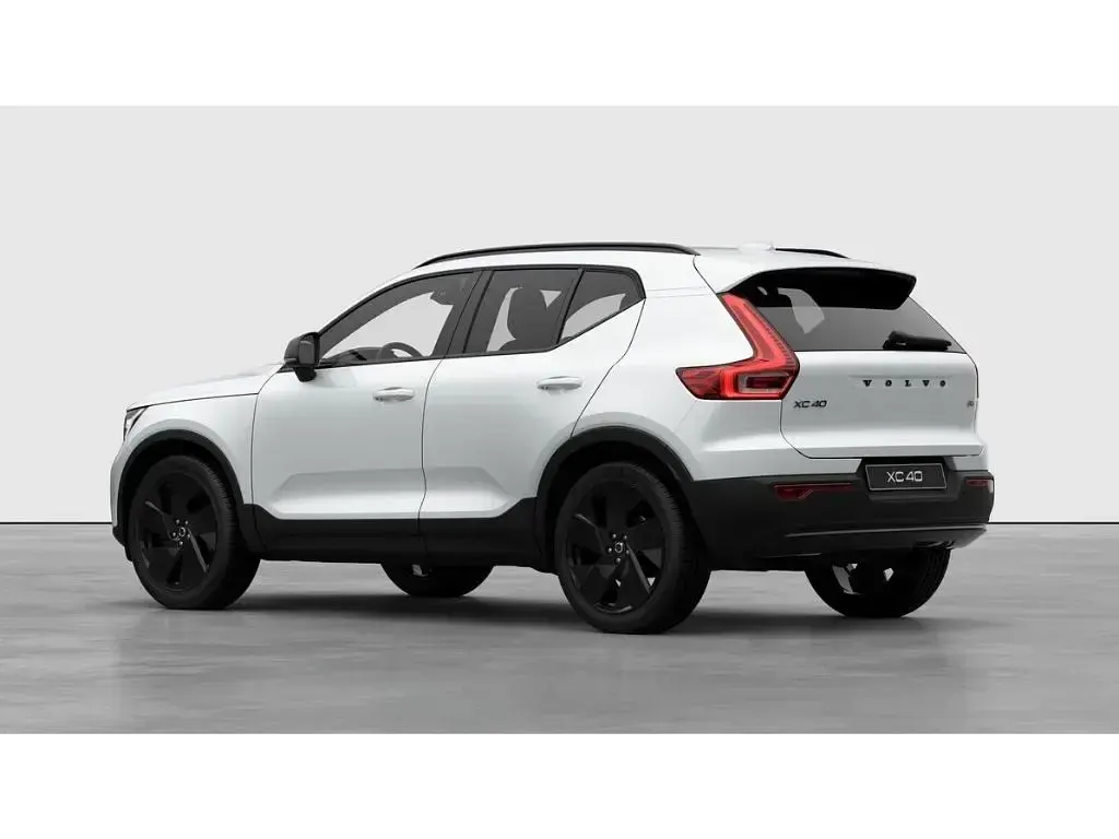 Neu Volvo XC40 Plus 163 PS (119 kW) 2026 Weiss SUV
