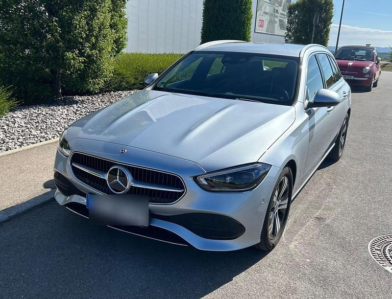 Silber Gebraucht 2023 Mercedes C200 Avantgarde Kombi | 34.000 € (Superpreis) - Bild 1/4