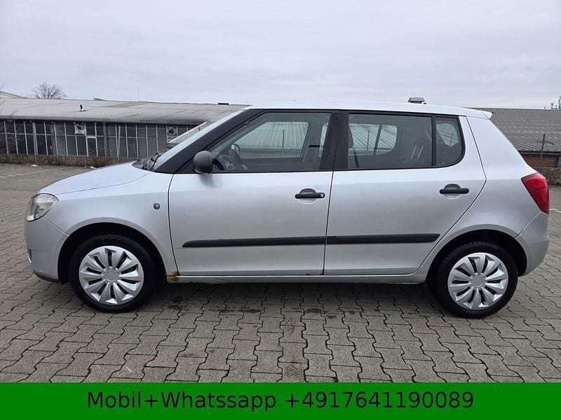 Gebraucht Skoda Fabia Classic 60 PS (44 kW) 2009 Silber Limousine