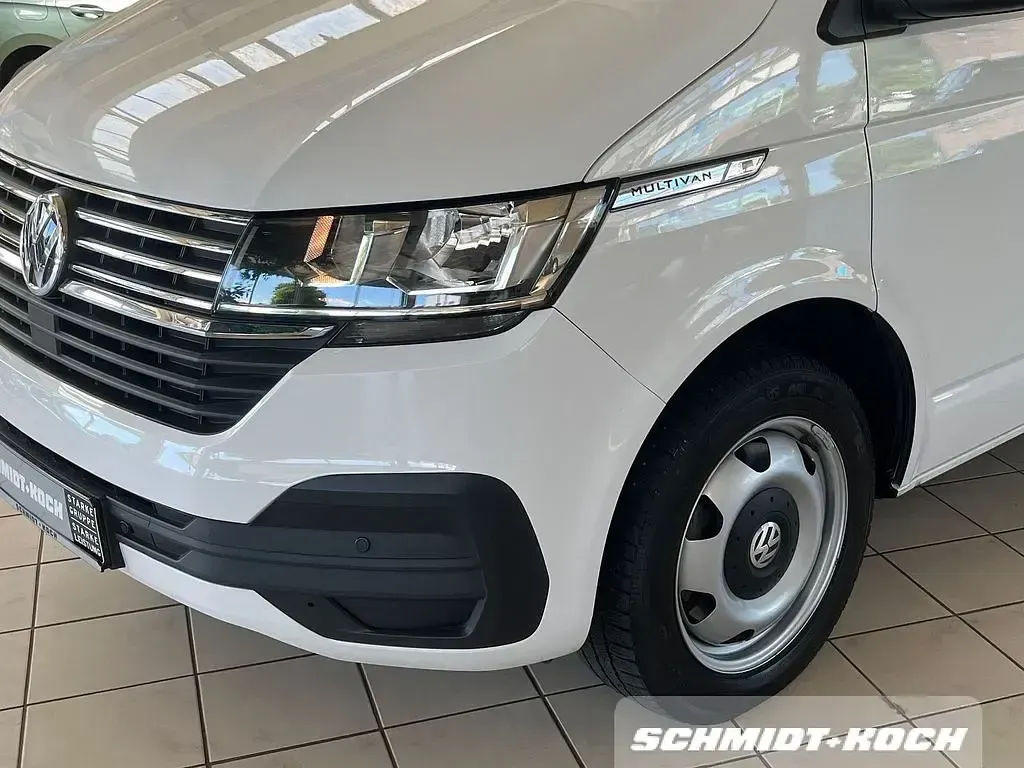 Gebraucht VW Multivan Comfortline 199 PS (146 kW) 2021 Weiß Van / Kleinbus