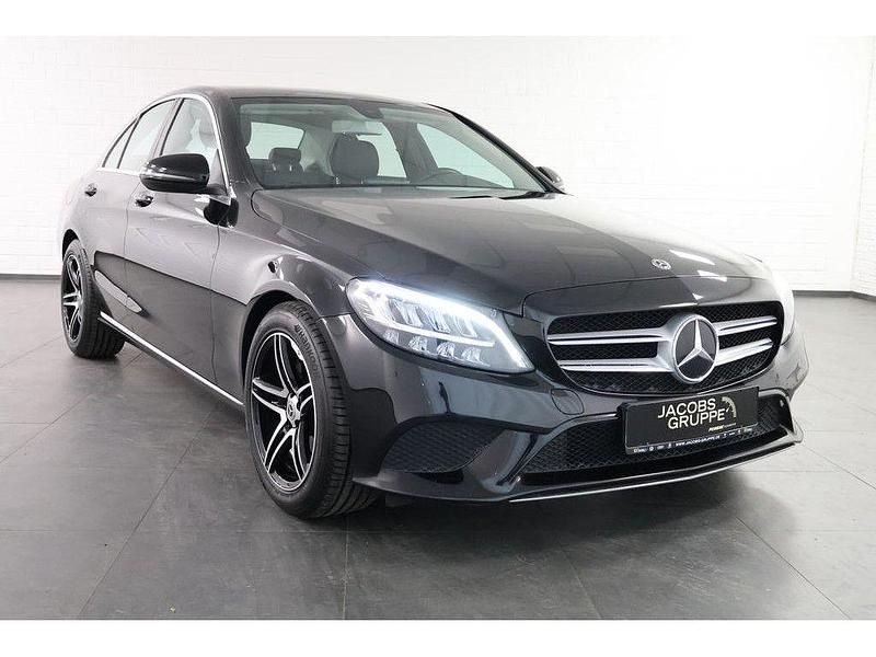 Gebraucht Mercedes C220 194 PS (142 kW) 2019 Schwarz Limousine